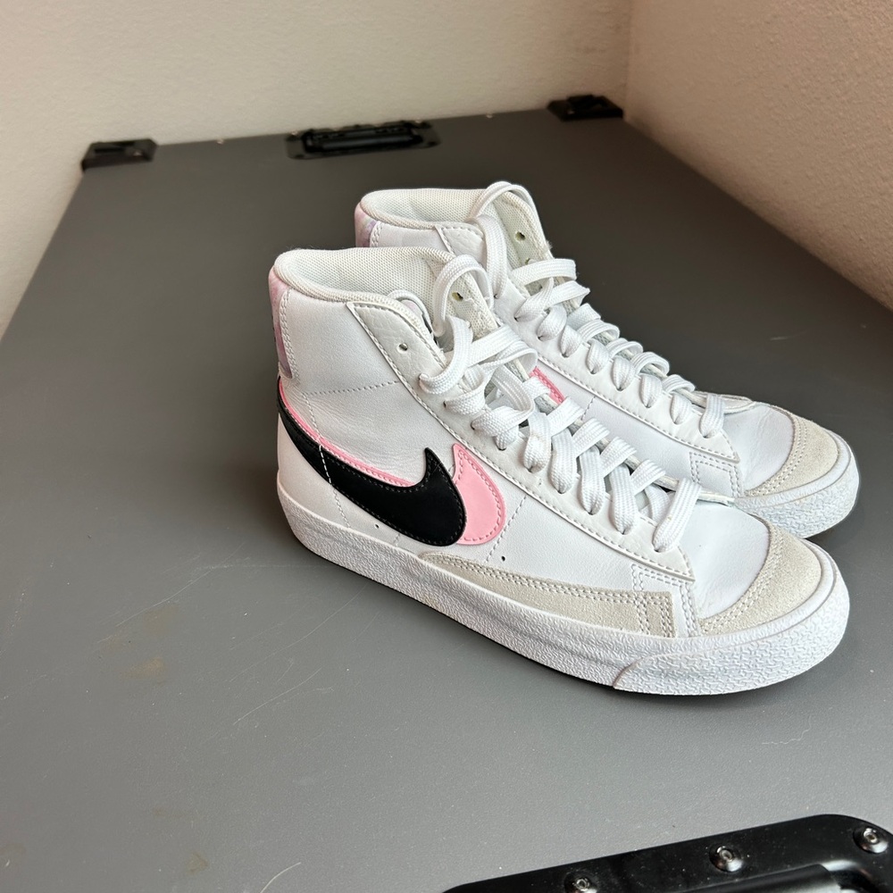 Nike Women's White and Pink High-Tops Blazers